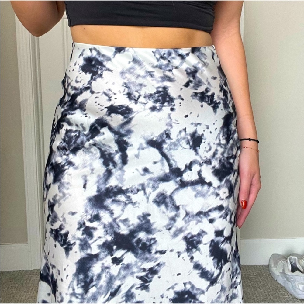 Elegant Tie-Dye Skirt